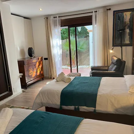 Holiday home En La Playa Con Piscina Marbella